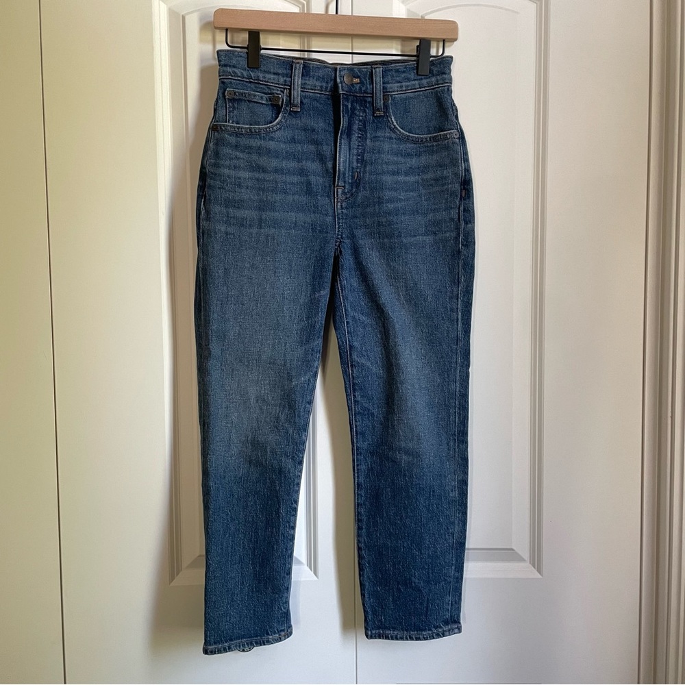 Like New Madewell classic straight jean in medium blue size 25P